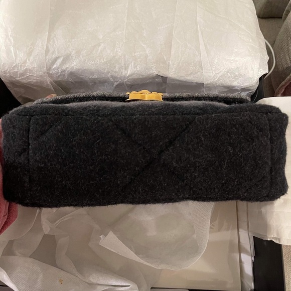 Chanel 19 Handbag Medium New with box - Picture 7 of 10